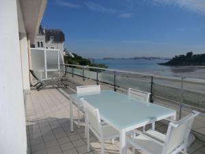 Appartements Appartement Dinard Plage : photos des chambres