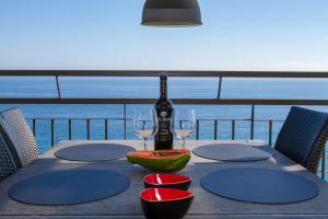 Penthouse Calaceite Blanco - Escape with 180 Sea Views near Nerja