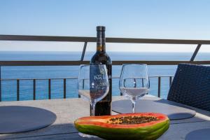 Penthouse Calaceite Blanco - Escape with 180 Sea Views near Nerja