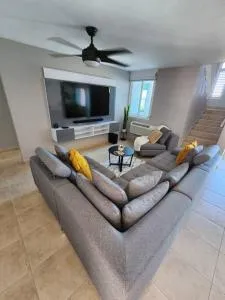 Hillside Village Retreat - Carola