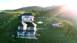 10 Degrees North By Avni Holidays