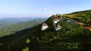 10 Degrees North By Avni Holidays
