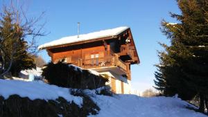 Chalet de 4 chambres avec jardin amenage et wifi a Les Chapelles a 8 km des pistes