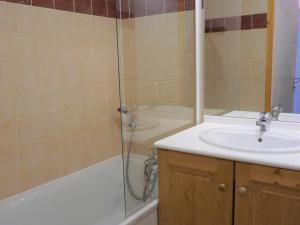 Appartement lumineux avec balcon, parking, WIFI, proche pistes - FR-1-636-54