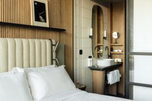 Hotels Hotel Dame des Arts : photos des chambres