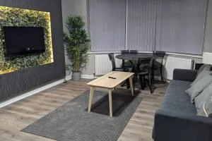 Apt 2, Oakwood Residence - Killingbeck