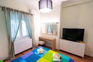 Downtown luxury apartment with backyard