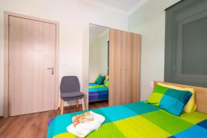 Downtown luxury apartment with backyard