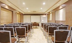 Hotel Madhav International Pune Railway Station