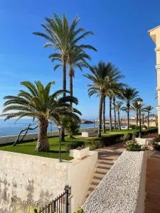 Beachfront apartment - Carrer del Mar