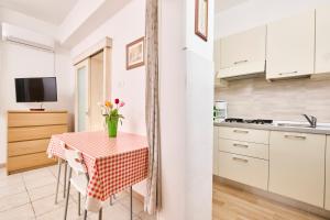 Anna Apartments 