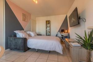 Appartements Splendid T2 Piscine en ete avec terrasse, Airbus et Aeroport : photos des chambres