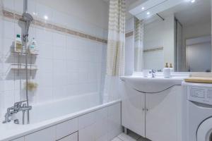 Appartements Splendid T2 Piscine en ete avec terrasse, Airbus et Aeroport : photos des chambres