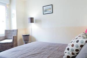 Chambre chez lhabitant - proche du centre - salle deau et WC privés