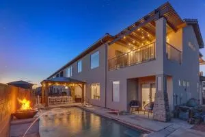 Zion Village Resort 2053 Brand New Home!! Private Pool, Hot Tub, and 35mins from Zion National Park - Leeds