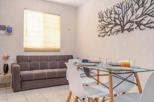 Cozy Tulum Oasis: 2-Bedroom w Pool