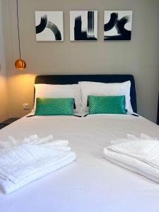 Brand New Apartment With Terrace St Julians - Sleeps 4