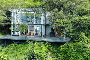 Izu Cliff House. Open Ocean Views. National Park.