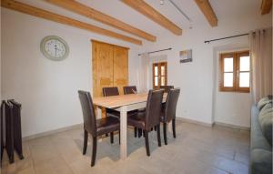 Maisons de vacances Nice home in Feliceto with 3 Bedrooms and WiFi : photos des chambres