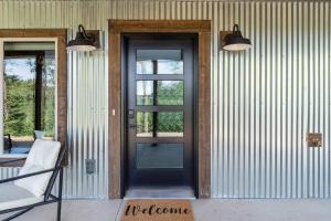 High Mountain Rustic Cabin Hot Tub Game Loft