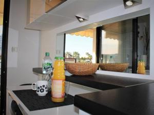 Appartement Climatisé 3P, Piscine, Terrasse Sud, Parking Privé, Proche Plage et Gare - FR-1-252A-70