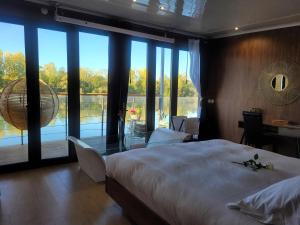Bateaux-hotels Escale Royale Port Ilon : photos des chambres