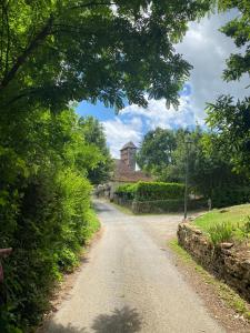 Maisons de vacances Colourful country house with large garden, very large pool and forest : photos des chambres