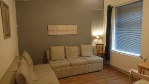 Llewellyn House - Rhondda