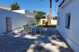 Villa Yoli 26 con Piscina y Jardin cerca de la Playa