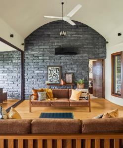 SaffronStays Yahvi Waters by Kosha Villas - 2-BR villa near Pawna Lake with infinity pool and bonfire setup