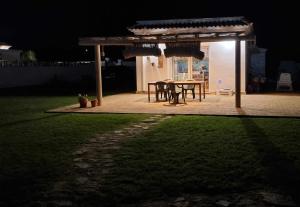 Las Casitas de la Barrosa con jardín y piscina