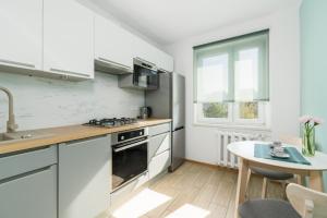 Dreamy Apartment Winiary Estate by Noclegi Renters