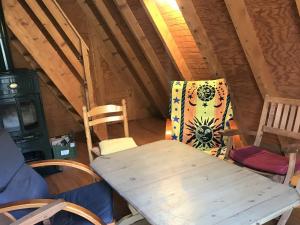 Chalet 3 Pièces avec Terrasse et Parking Gratuit - FR-1-504-620
