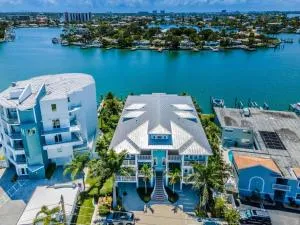 Treasure Trove Buccaneer | Waterfront with a Pool - جزيرة تريجر