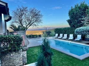 Villas Maison Villa Provence Villeneuve les Avignon piscine vue Mont Ventoux : photos des chambres