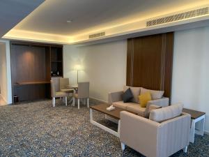 ضيافة القرية الثلاثية شقق مخدومة ALDyafa