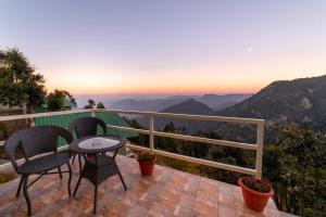 Zostel Plus Nainital, Naina Range
