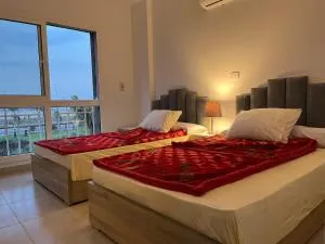 Luxury Inn: 3BR Amazing View in Madinaty12 - Badr