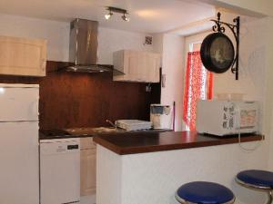 T2 central proche thermes avec wifi - FR-1-608-183