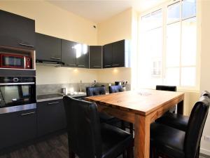 Appartements T2 Charmant avec WIFI en Centre Ville - 5 pers, Proche Thermes - FR-1-608-225 : photos des chambres