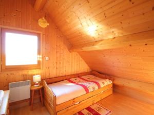 Chalets Mont-Dore : Chalet spacieux avec parking et grand terrain - FR-1-608-106 : photos des chambres