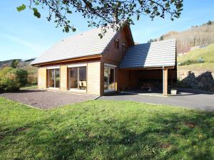 Chalets Mont-Dore : Chalet spacieux avec parking et grand terrain - FR-1-608-106 : photos des chambres