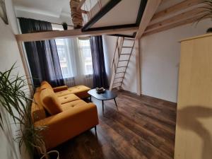 Dp Art 4 OLD TOWN Self check in