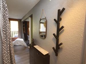 Appartements Charmant T2 Bis au pied des pistes avec parking et casiers a skis - Mont-Dore - FR-1-608-142 : photos des chambres