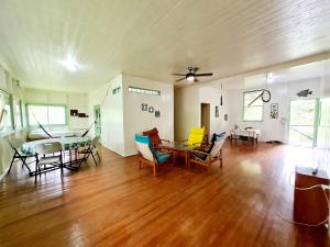 Drago Beach House - Private Beach