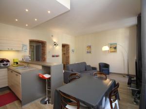 Appartements Hyper Centre Mont-Dore: T3 spacieux avec balcon et WiFi, a cote des Thermes - FR-1-608-23 : photos des chambres