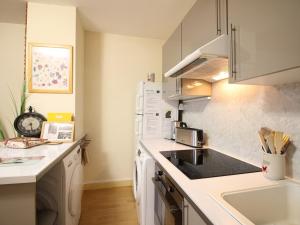 T2 bis au centre de La Bourboule avec WiFi et parking, jusquà 5 personnes - FR-1-608-29