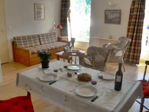 La Bourboule T2 bis centre, parking, proche des thermes - FR-1-608-53