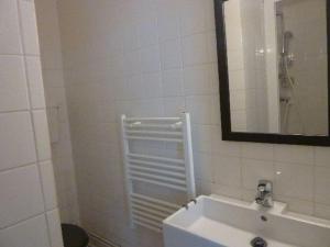 Appartements Charmant T1 au Mont-Dore, balcon, hyper centre, bien equipe, max 4 pers. - FR-1-608-38 : photos des chambres