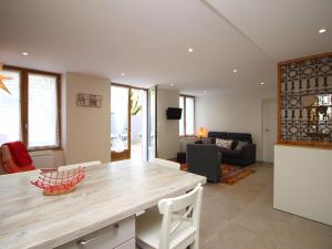 Appartements Mont-Dore : T2 spacieux avec terrasse, 300m des thermes, residence renovee, parking prive - FR-1-608-98 : photos des chambres